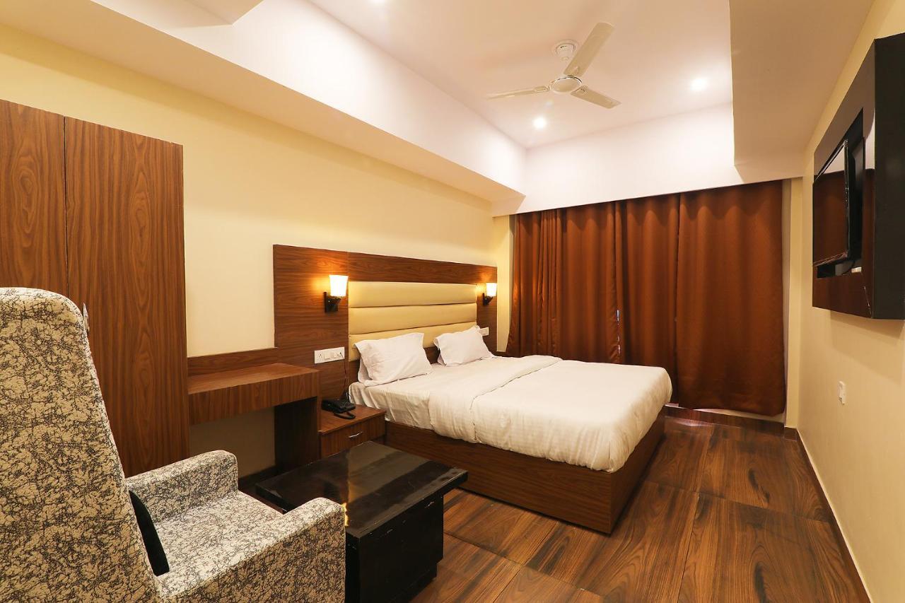 Fabhotel Blueark Lucknow Buitenkant foto